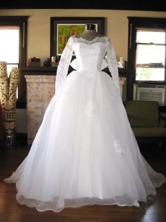nosweddingdress002.jpg