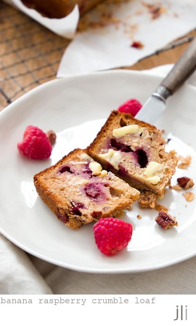 banana raspberry crumble loaf photo blog-6_zps60b76fcd.jpg