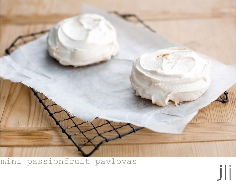 passionfruit pavlova