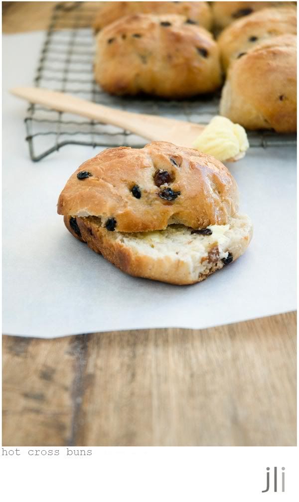 hot cross buns,yeast cooking,margaret fulton,jillian leiboff imaging,baking,food photography