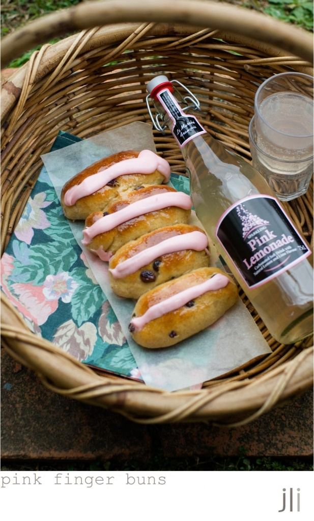 pink finger buns