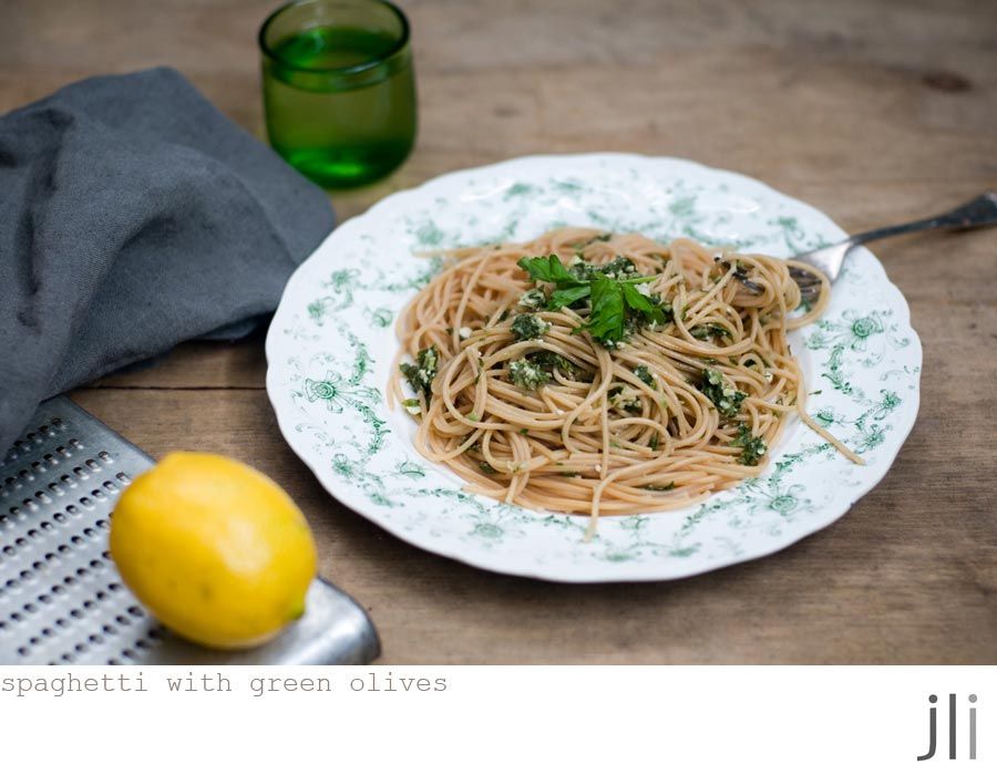 wholewheat spaghetti with green olives and anchovies photo blog-5_zps57052efe.jpg