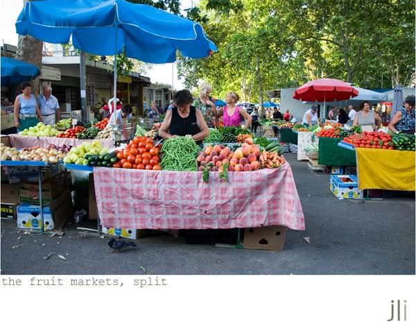 fruit market, split